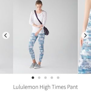 Lululemon High Times Leggings *Full-On Women’s Size 8 in Blurry Belle Multi